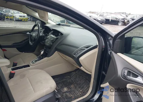 2018 Ford Focus Se z USA, uszkodzony, nr VIN 1FADP3K23JL207551